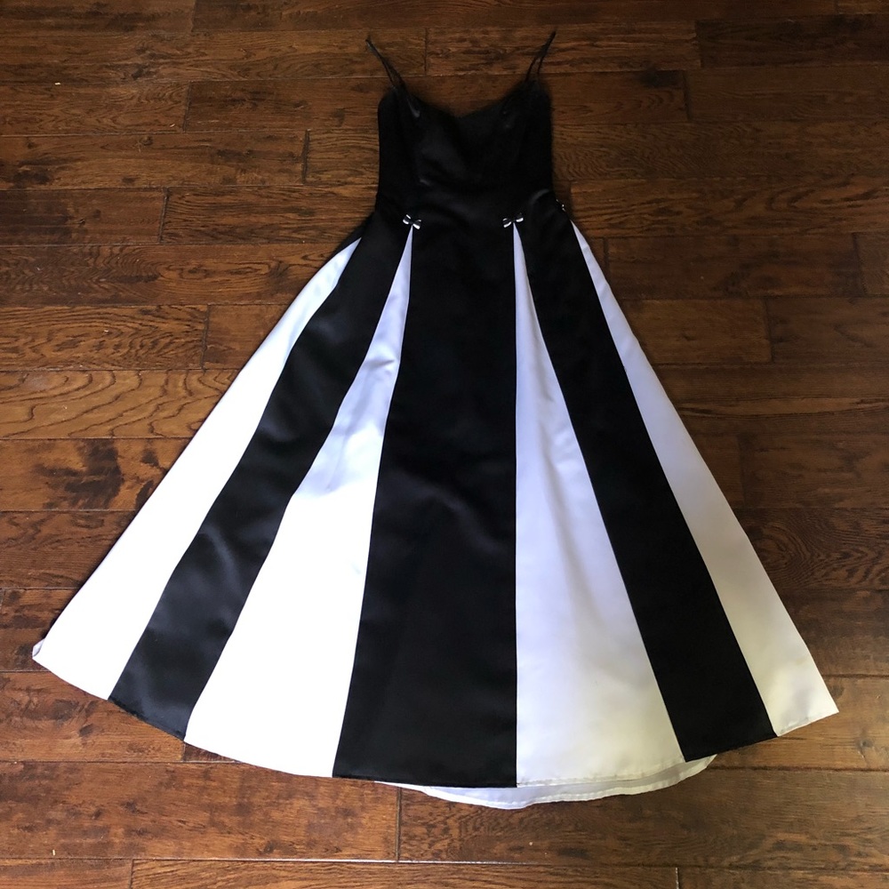 Black and white Morgan & Co prom dress.